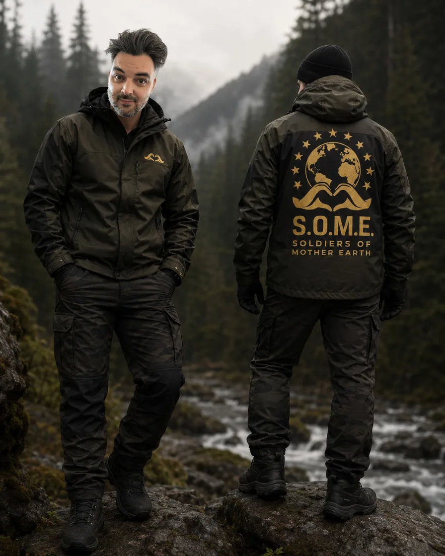 Conceptvisual van S.O.M.E.-kleding in een bosachtig landschap